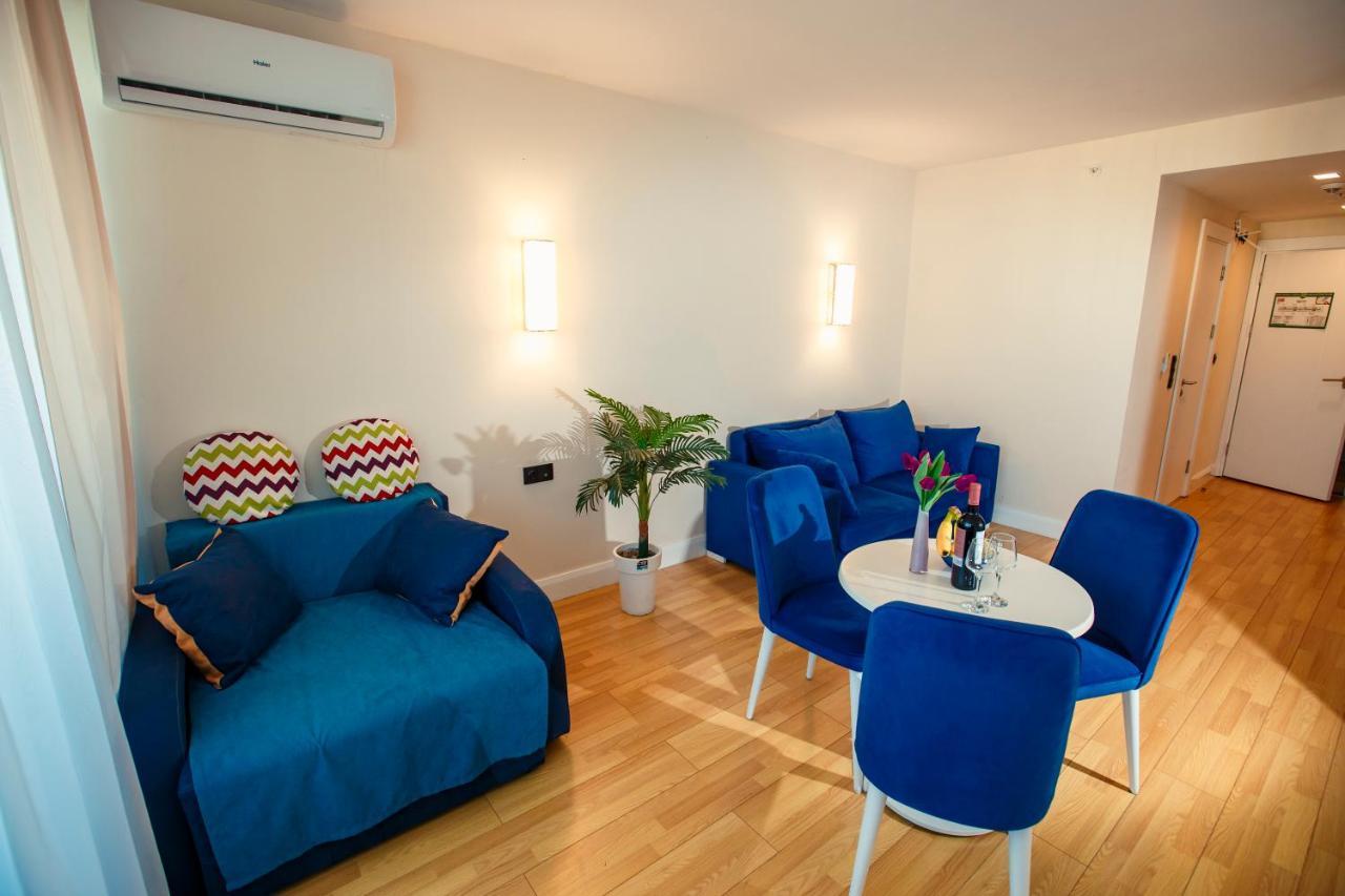 Orbi City Luxury Suite 巴统 外观 照片